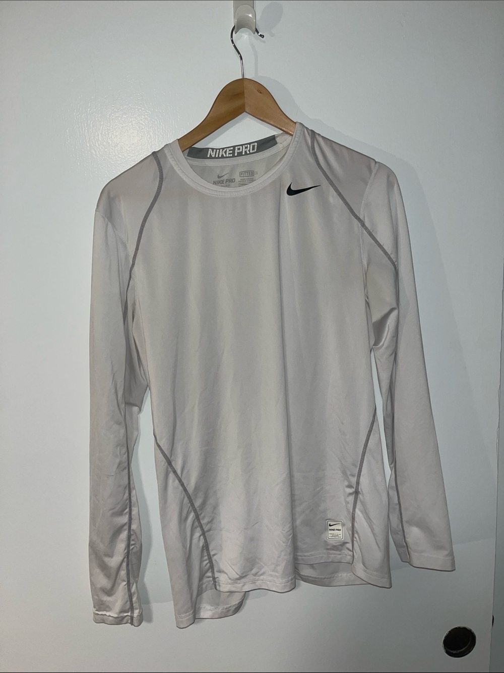 Nike Men’s Long Sleeve Rash Guard - Light Gray